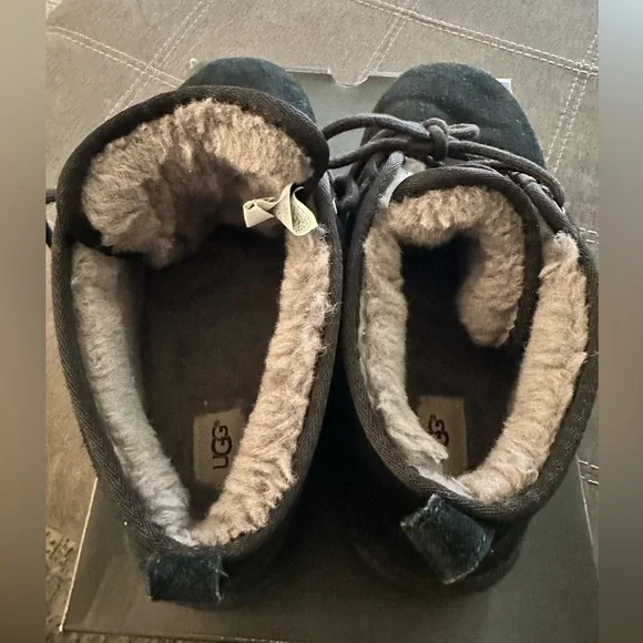 UGG Neumel Chukka Boot - Picture 2 of 6